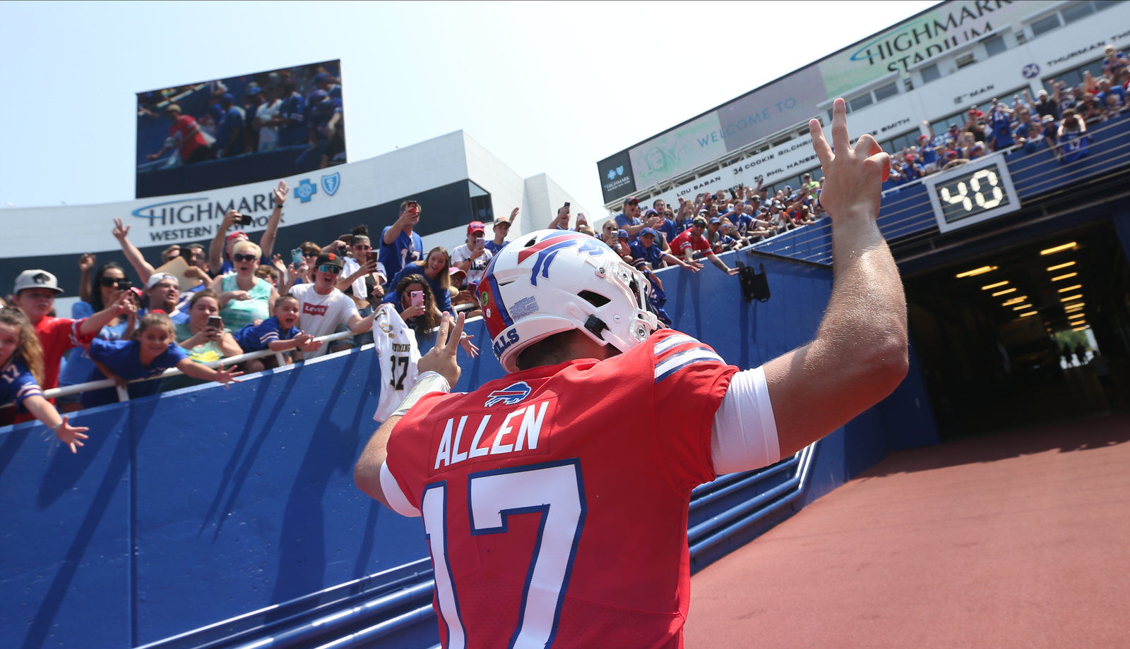 1019072894 McCoy Sports Buffalo Bills training camp